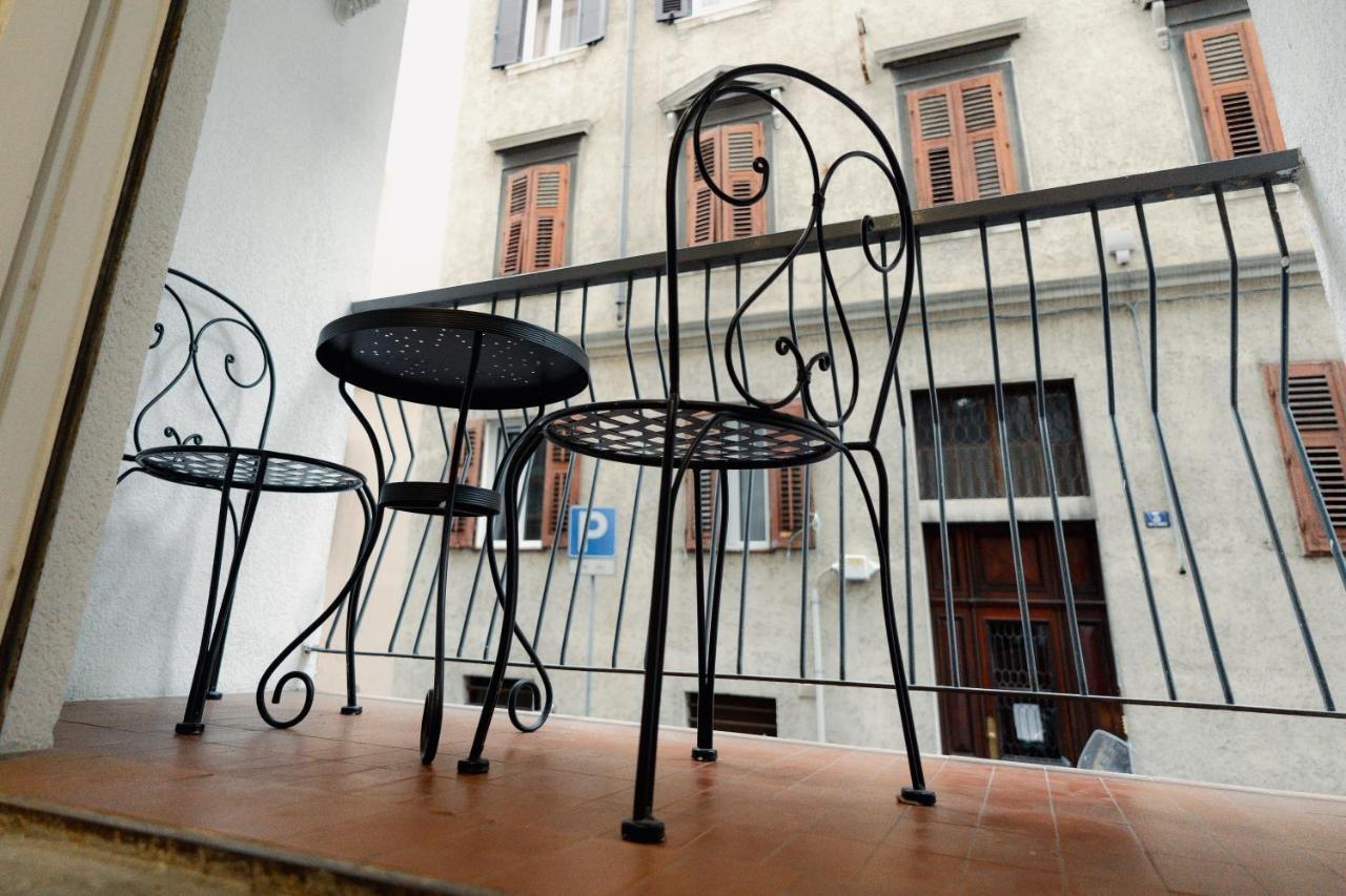 Centro Storico Moderno Trilocale Con Balcone Lägenhet Trieste Exteriör bild